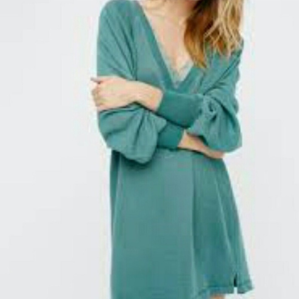 Free People Intimately Lace Trim Long Sweatshirt Tunic V Neck Green Size Small